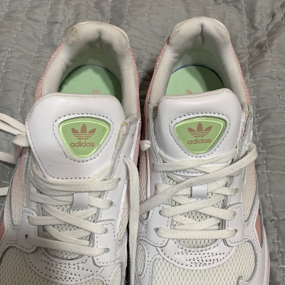 Adidas Torsion tennis shoes - Picture 9 of 12